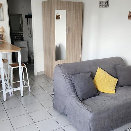 Joli Studio En Centre Ville Faremoutiers Екстериор снимка