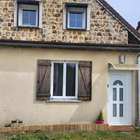 Joli Studio En Centre Ville Faremoutiers Екстериор снимка