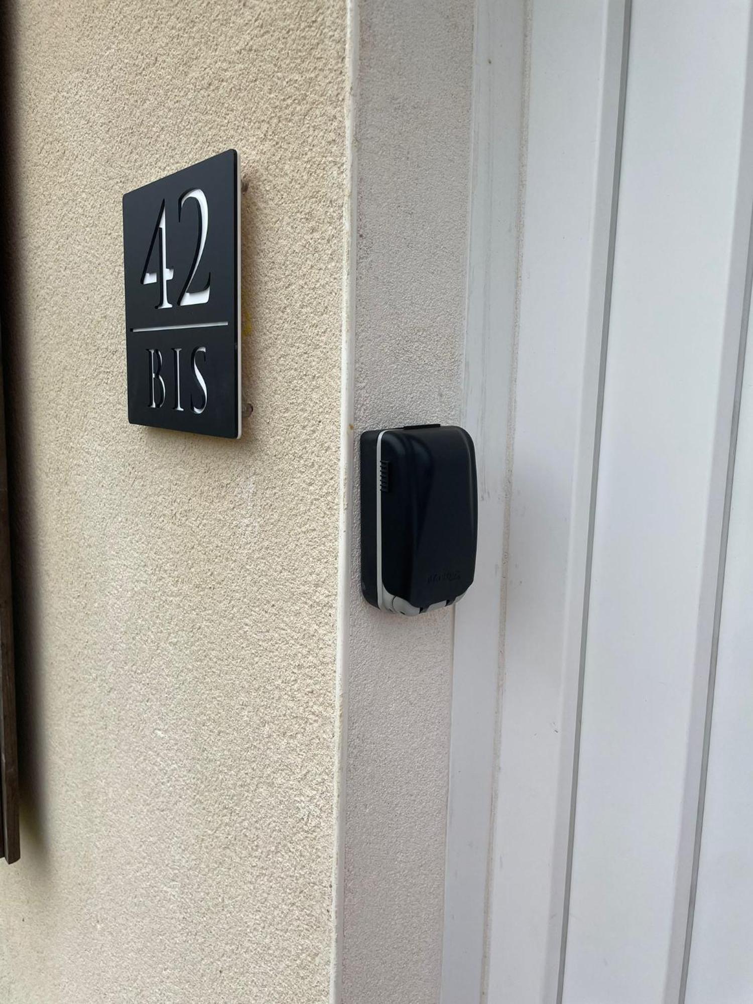 Joli Studio En Centre Ville Faremoutiers Екстериор снимка