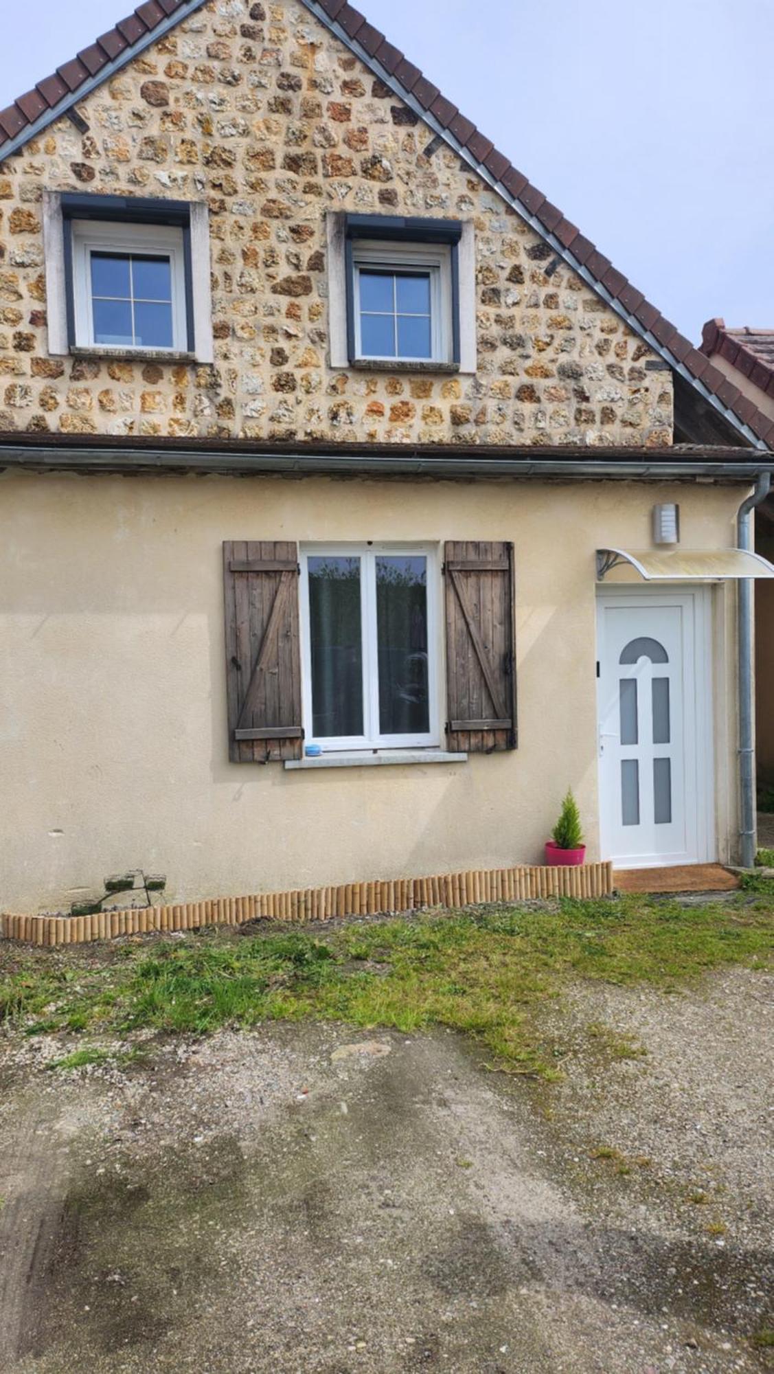 Joli Studio En Centre Ville Faremoutiers Екстериор снимка