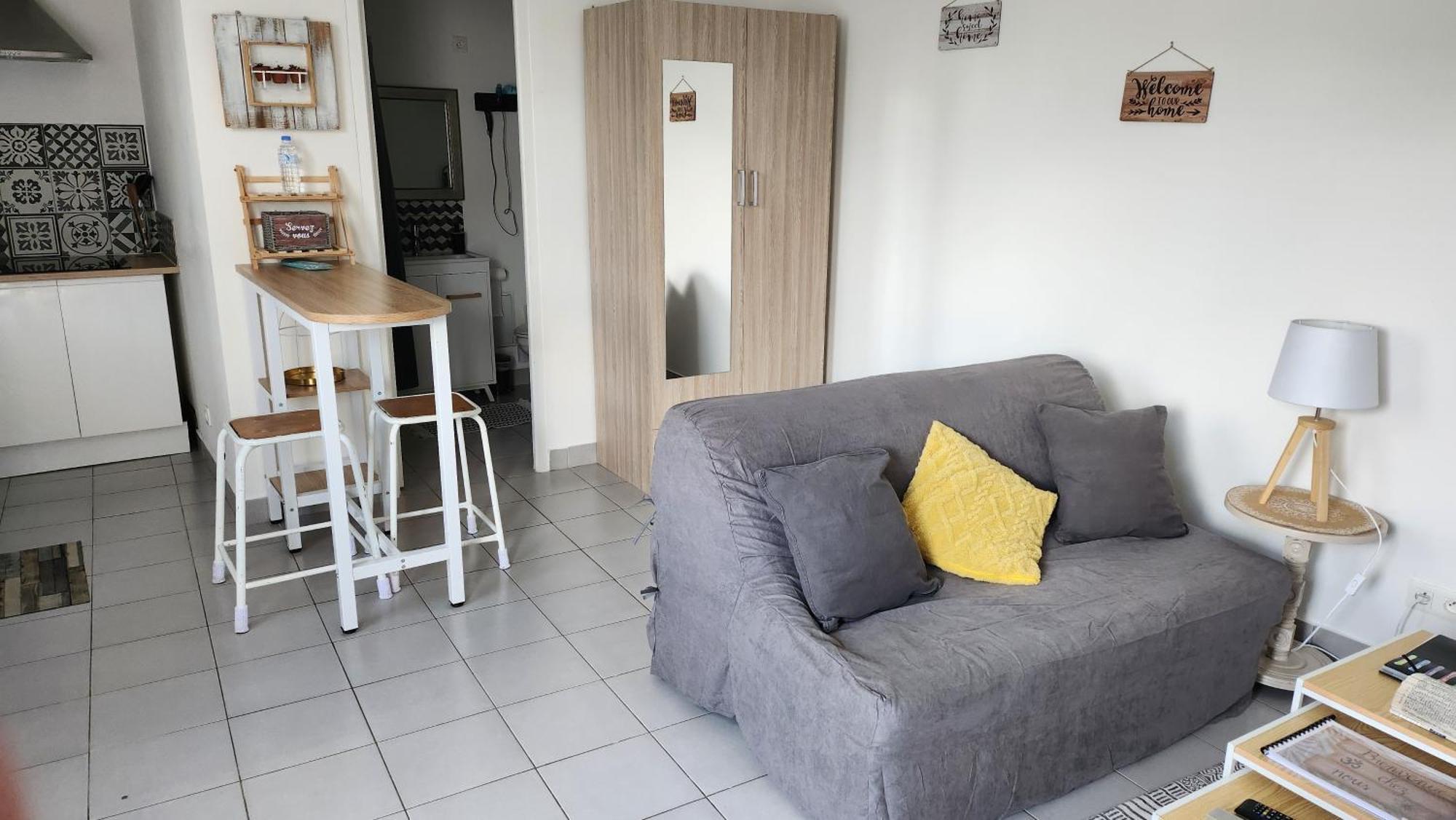 Joli Studio En Centre Ville Faremoutiers Екстериор снимка