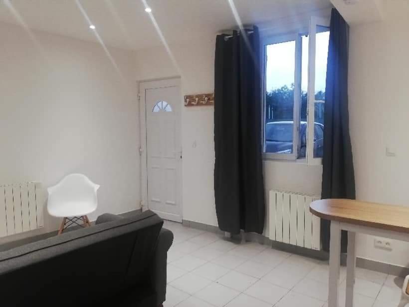 Joli Studio En Centre Ville Faremoutiers Екстериор снимка