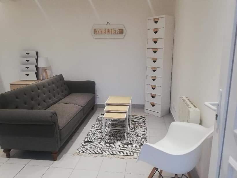 Joli Studio En Centre Ville Faremoutiers Екстериор снимка